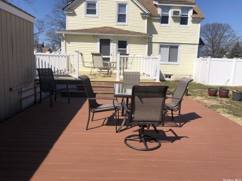 50 Redmond Ave, Bayshore, NY 11706-6814