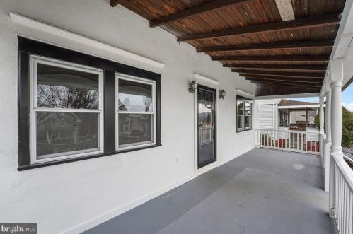 3728 Norwood Ave, Downingtown PA  19335-2049 exterior