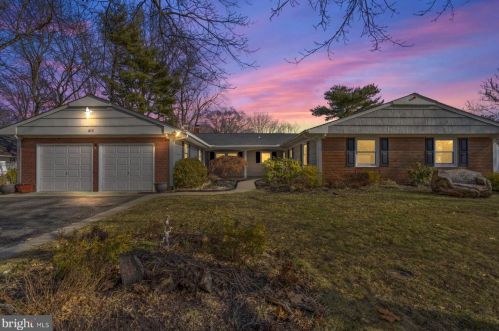 65 Woodhaven Ln, Willingboro, NJ 08046-3427