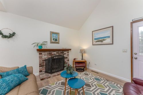 1533 Yardley St, Santa Rosa CA 95403-2397 exterior