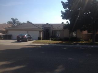 815 Pepper Dr, Hanford, CA 93230-6782