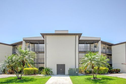 5245 Amulet Dr, New Port Richey, FL 34652-3552