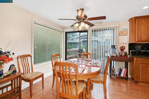 5525 Merritt Dr, Concord CA 94521-4708 exterior