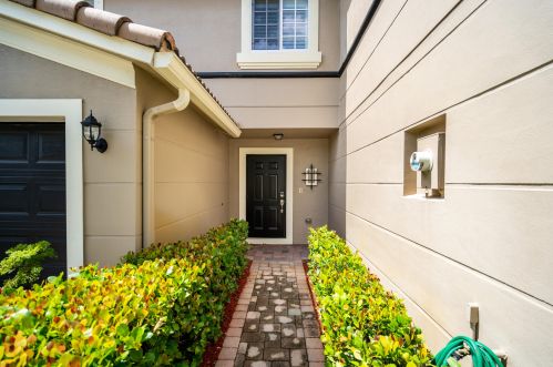 2234 Rockport Rd, Fort Pierce, FL 34953-4375