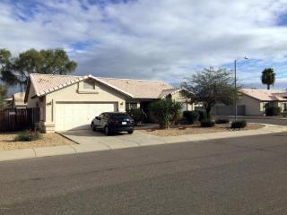 8208 Citrus Way, Glendale, AZ 85303-3227