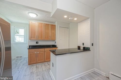 404 Maple Ave, Camden NJ  08109-2021 exterior