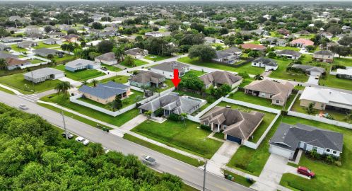 912 Paar Dr, Fort Pierce FL  34953-5623 exterior