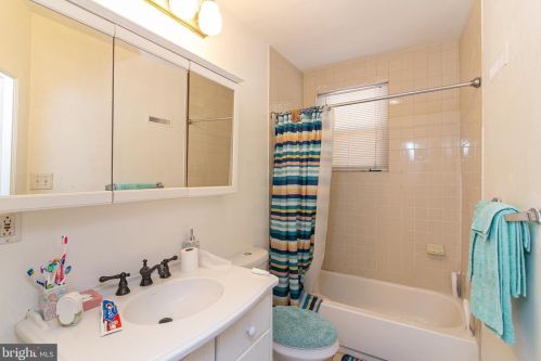 923 Atlantic Ave, Camden NJ  08104-1129 exterior