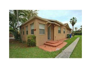 2138 28th St, Miami, FL 33142-5904