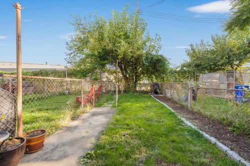 4222 Milgate St, Pittsburgh, PA 15224-1523