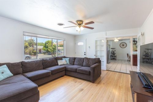 1017 Sunset Ave, Santa Rosa, CA 95407-7278