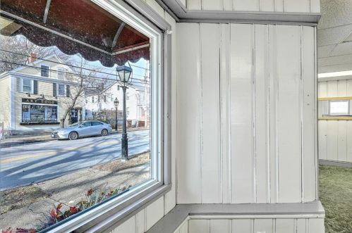 546 Main St, Warren RI  02885-4368 exterior