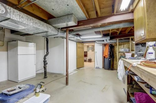 5237 20th St, Milwaukee WI 53233-2548 exterior