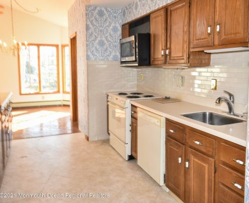 306 Van Zile Rd, Bricktown NJ  08724-2018 exterior