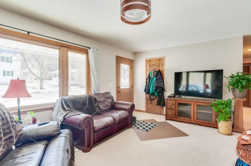 3012 Cliffside Dr, La Crosse, WI 54601-7717