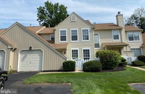 1813 Hennessy Dr, Southampton, PA 18966-4039