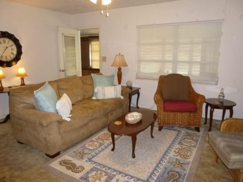 330 Walter Ave, West Frost Proof, FL 33843-9131