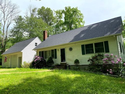 54 Crouch Rd, Amston, CT 06231-1611