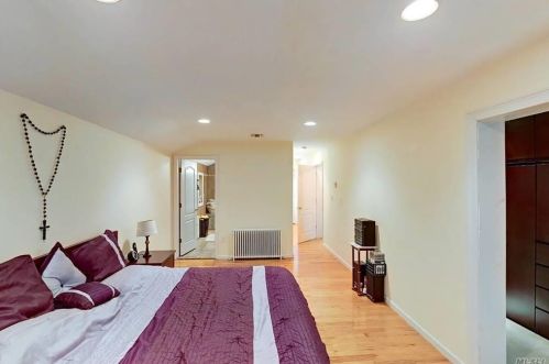 9951 Russell St, Jamaica NY  11414-3949 exterior