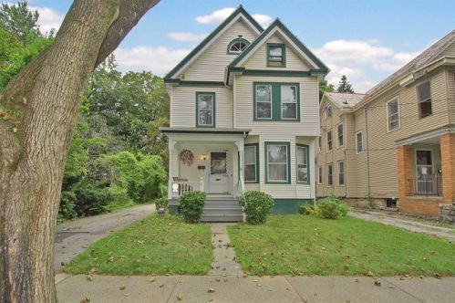 8 Hammersley Ave, Poughkeepsie, NY 12601-4209