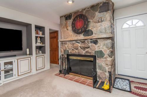 6881 91, Milwaukee WI 53224-4712 exterior