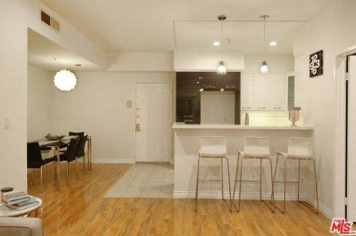 14914 Hamlin St, Van Nuys CA 91411-1455 exterior