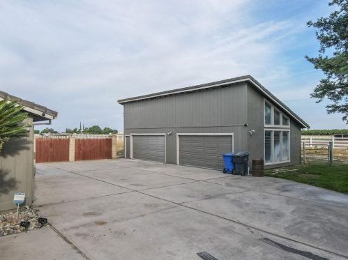 1812 Golf Rd, Turlock CA  95380-9746 exterior