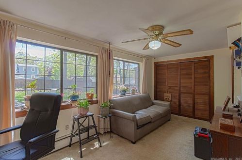 82 Chambers St, Manchester CT  06042-2912 exterior