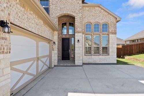 1105 Whispering Hills Dr, Midlothian TX  76063-6603 exterior
