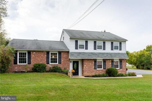 1211 Osborne Rd, Downingtown, PA 19335-1369