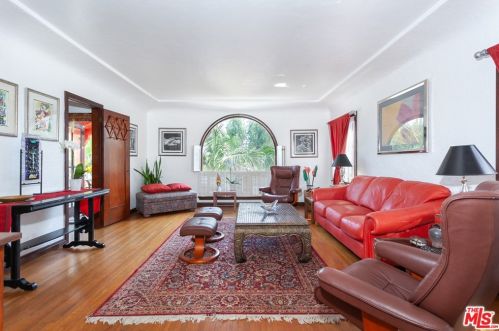 465 25th St, Long Beach, CA 90806-3108