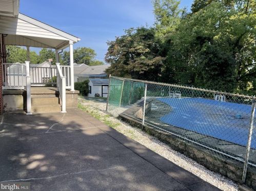 1215 Stratford Ave, Melrose Park PA  19027-3029 exterior