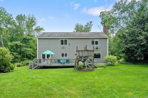 15 Flanders Rd, East Hampton, CT 06424-1653