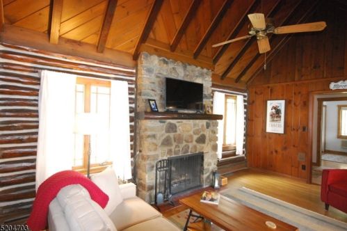 254 Shore Trl, Sparta NJ  07871-2038 exterior