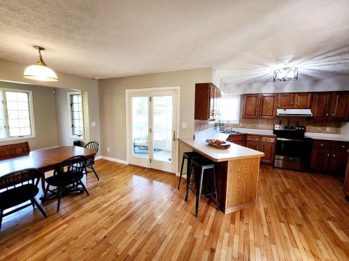 5985 Creek Rd, Washington Ch OH  43160-9726 exterior