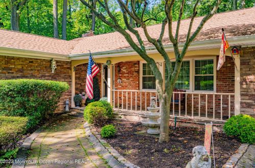 17 Mallard Rd, Middletown, NJ 07748-2921
