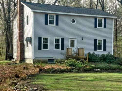 25 Whippoorwill Dr, Newton, NH 03858-3314