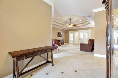 656 Hunters Run Blvd, Lakeland, FL 33809-8327
