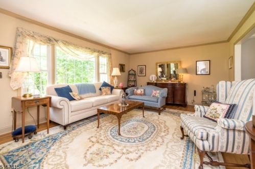 6 Cheryle Way, Annandale NJ  08801-3416 exterior