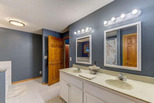 1116 Grandview Dr, Hudson WI  54016-1472 exterior