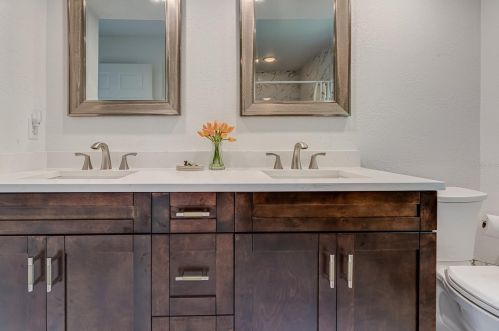 963 Ridgewood Ter, Tarpon Springs FL  34689-2622 exterior