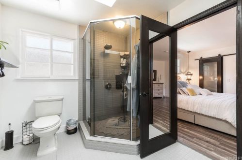 14639 Albers St, Van Nuys CA 91411-3713 exterior