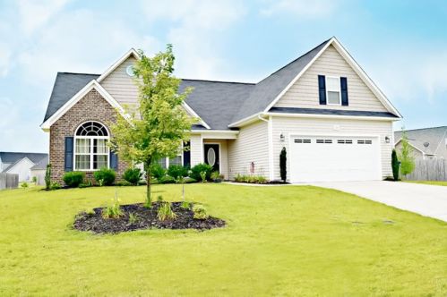 158 Bayleaf Dr, Raeford, NC 28376-7689