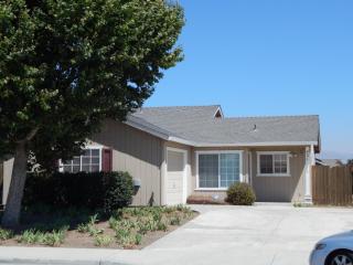421 Rustic St, Hollister, CA 95023-3052