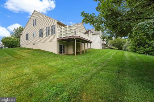 27 Valentine Dr, Boothwyn, PA 19060-1332