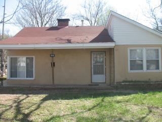 1908 Exchange St, Wichita KS  67213-5035 exterior
