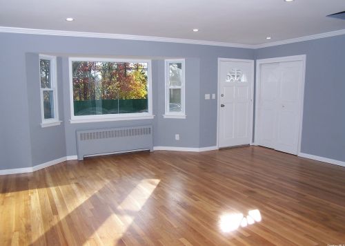 49 Catalpa St, Babylon, NY 11703-2804