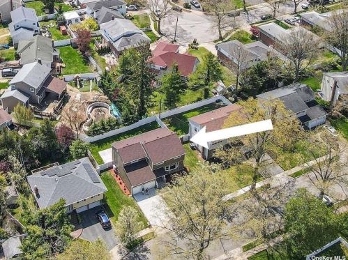 2092 Skipper Ct, North Bellmore NY  11710-3011 exterior