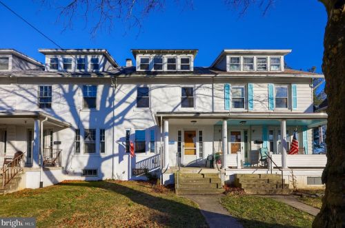 807 Main St, Shoemakersville, PA 19555-1622