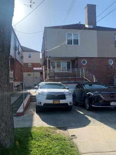 2709 Pearsall Ave, Bronx, NY 10469-5322